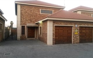 3 Bedroom Townhouse in Modder East