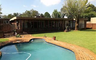 3 Bedroom House in Rowhill
