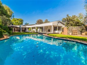 4 Bed House in Elma Park