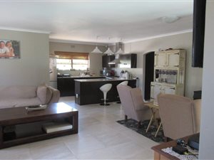 3 Bed House in Heldervue