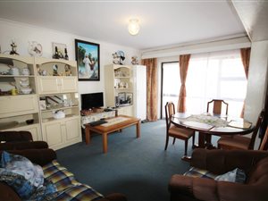 2 Bed Apartment in Grassy Park