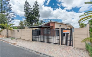 4 Bedroom House in Eden Park