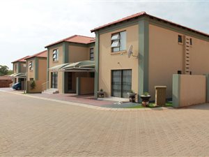 3 Bed Duplex in Pretoria North