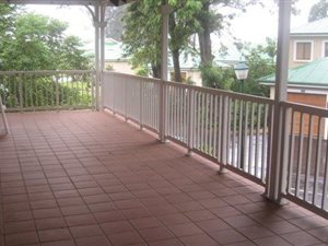 3 Bedroom Apartment in Wakenshaw Estate