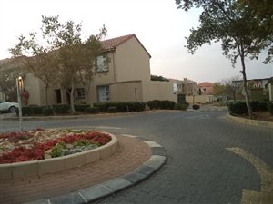 2 Bed Townhouse in Leeuwenhof Estate