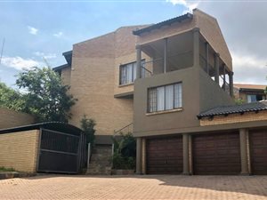 6 Bed House in Newlands