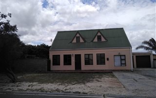 4 Bedroom House in St Dumas