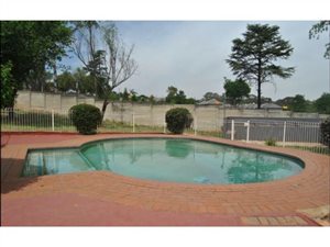 2 Bedroom Townhouse in Rembrandt Park