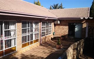 Commercial space in Flamwood