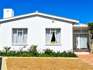 4 Bed House in Sanddrift