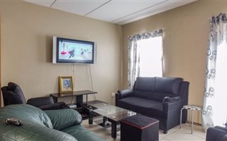 2 Bedroom Apartment in Moffat View