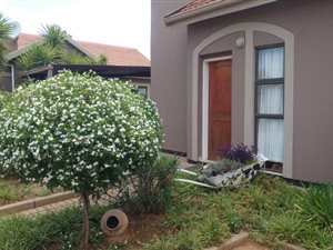 2 Bed Townhouse in Vanderbijlpark SE