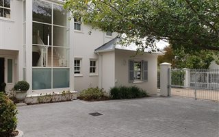 4 Bedroom House in Constantia