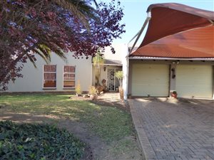 3 Bed House in Country View