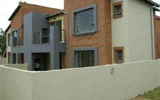 2 Bedroom Apartment in Ravensklip
