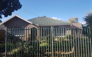 4 Bedroom House in Noordhoek
