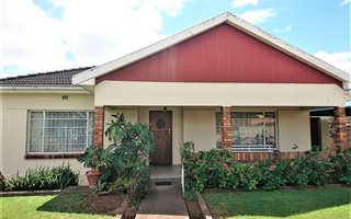 3 Bedroom House in Van Riebeeck Heights