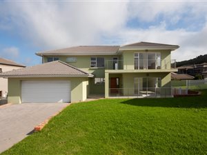 5 Bed House in Lovemore Heights