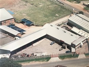 2155 m² Commercial space in Anderbolt