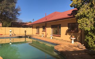 3 Bedroom House in Adamayview