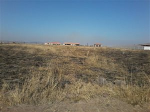 1190 m² Land available in Rensburg