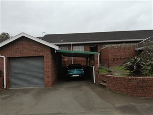 3 Bed Townhouse in Hayfields