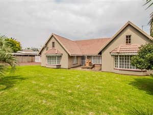 4 Bedroom House in Dalpark