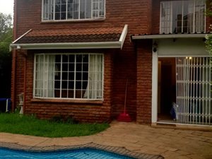 4 Bed Duplex in Clarendon