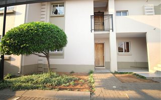 1 Bedroom Townhouse in Klippoortje