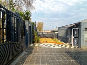 3 Bed House in Mayfair West