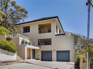 4 Bed House in Fresnaye