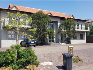 527 m² Office Space in Noordwyk
