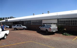 443 m² Industrial space in Rooihuiskraal