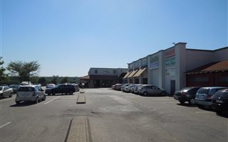 105 m² Commercial space in Moreleta Park