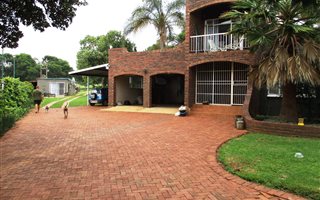 8.5 ha Farm in Rietfontein