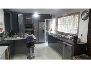 3 Bed House in Suideroord