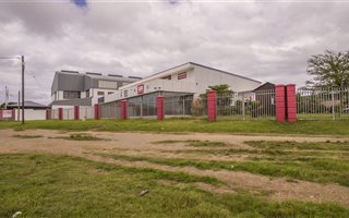 1964 m² Commercial space in Chiselhurst