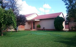 3 Bedroom House in Meiringspark