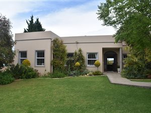4 Bed House in Aurora