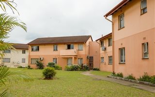 3 Bedroom Apartment in Brackenham