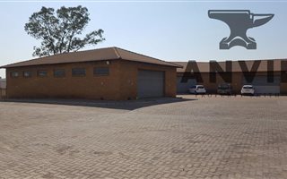 750 m² Industrial space in Clayville