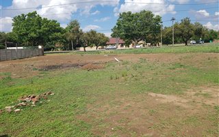 443 m² Land available in Selcourt
