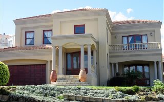 4 Bedroom House in Dennegeur
