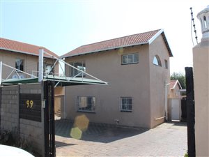 2 Bed Apartment in Highway Gardens
