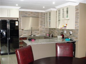 4 Bed House in Boardwalk