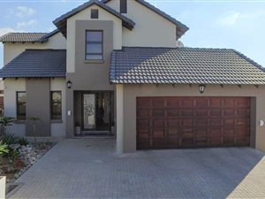 3 Bed House in Candlewoods Estate