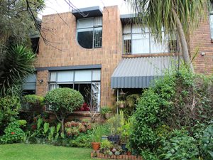 3 Bed Duplex in Maroelana