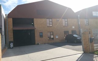 800 m² Industrial space in Killarney Gardens