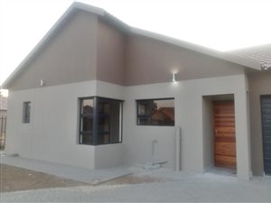3 Bed House in Bloemspruit
