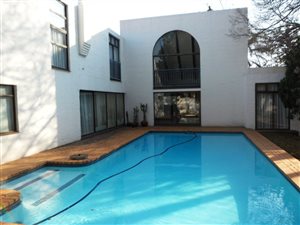 5 Bed Townhouse in Waterkloof